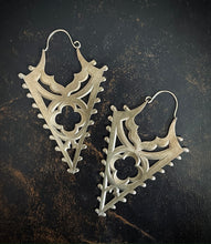 Load image into Gallery viewer, Vespira Earring - Prototype Extra Spikes