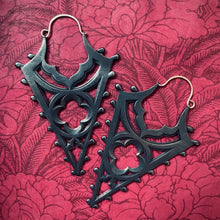 Load image into Gallery viewer, Vespira Earrings
